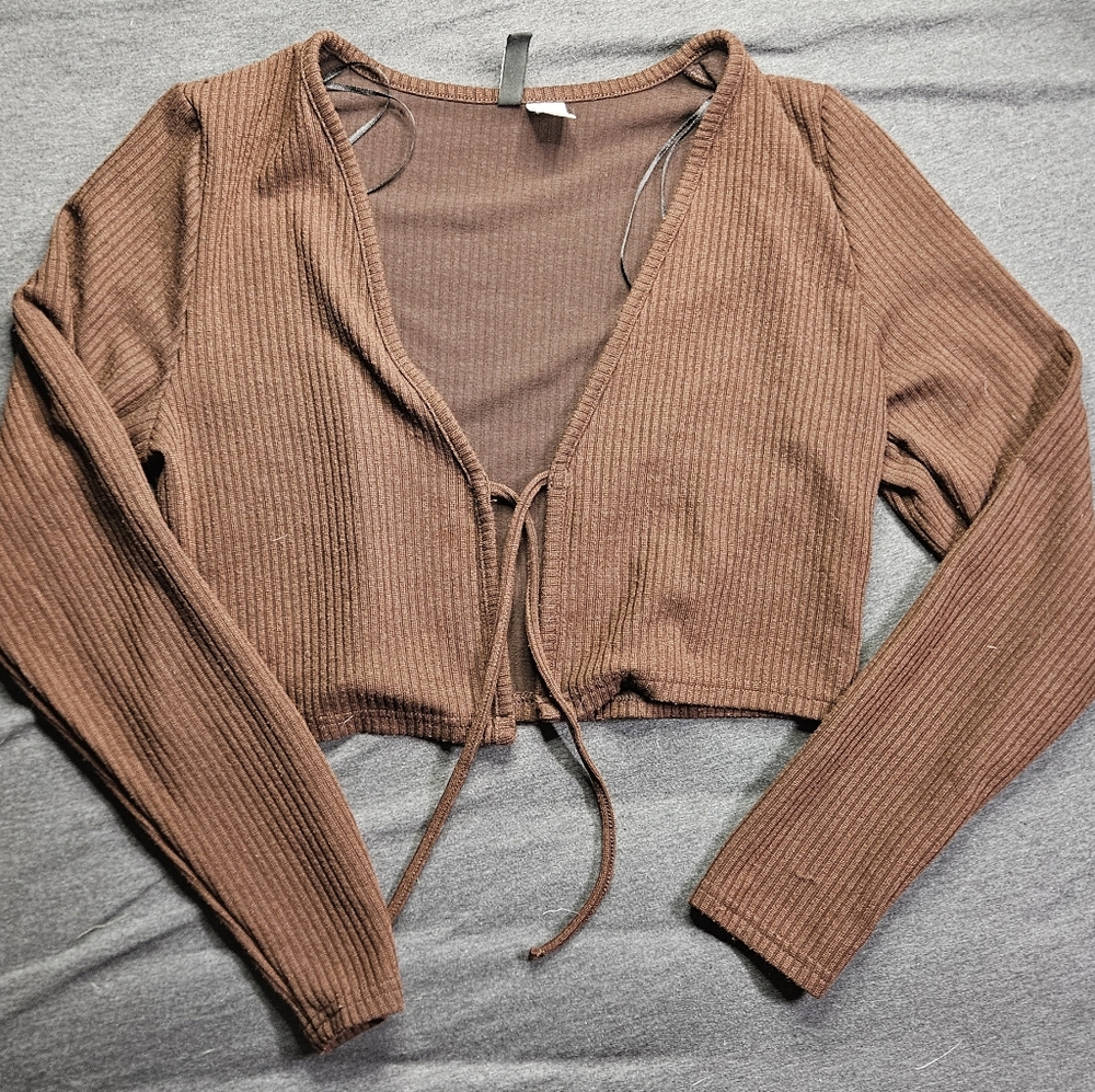 Divided/Brown shrug top M